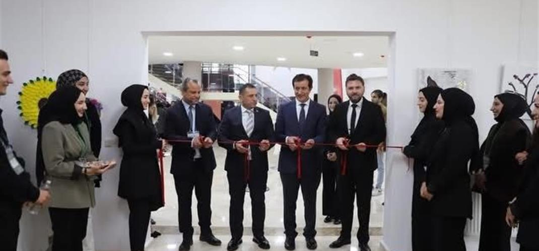 İl Müdürümüz Muhammet Fatih Cineviz ve Ardahan Üniversitesi Rektörü Prof. Dr. Öztürk Emiroğlu, 5 Aralık Dünya Toprak Günü kapsamında düzenlenen “İklim Değişikliği ve Toprak Verimliliği Sempozyumu” çerçevesinde, Ardahan Üniversitesi öğrencileri tarafından 