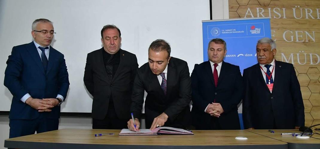 Valimiz Sayın Hayrettin Çiçek’in Katılımları ile Kafkas Arısı Çalıştayında yerimizi aldık