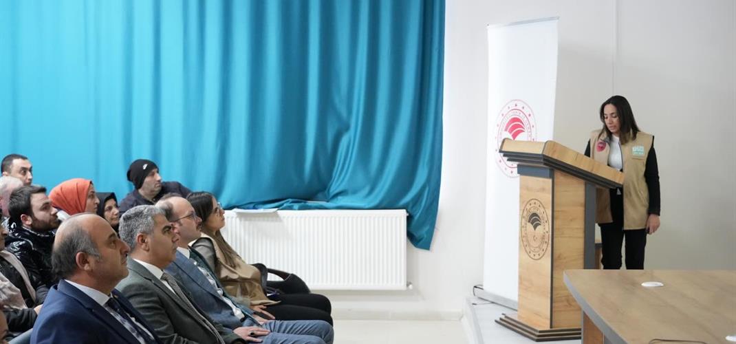 İlimizde faaliyet gösteren kurum ve okullarda; yemek ve kantin hizmeti veren firmalara yönelik ‘Gıda Güvenliği ve Hijyen Eğitim Programı’ Ardahan İl Tarım ve Orman Müdürlüğü Gıda -Yem Şube ve Milli Eğitim Müdürlüğü ile ortak gerçekleştirilmiştir