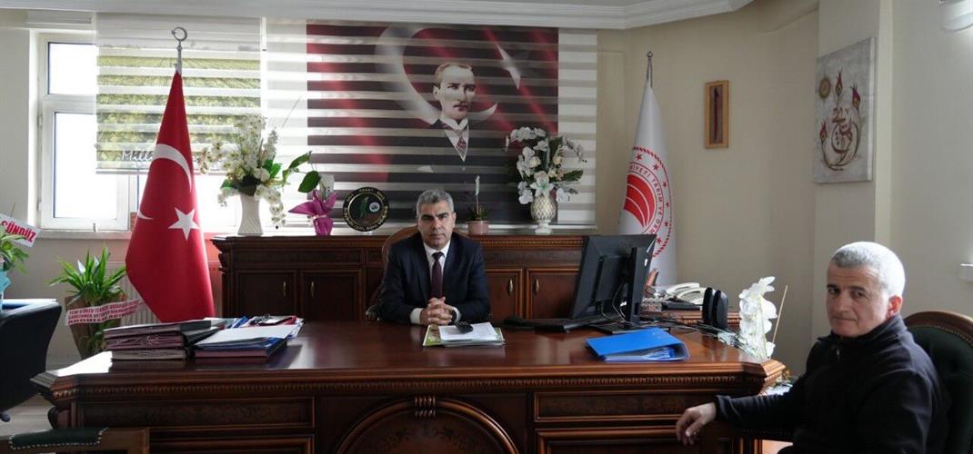 Ardahan Anadolu Ajansı Muhabiri Günay Nuh, İl Müdürümüz Harun Akıllı’yı makamında ziyaret ederek hayırlı olsun dileklerini iletti.