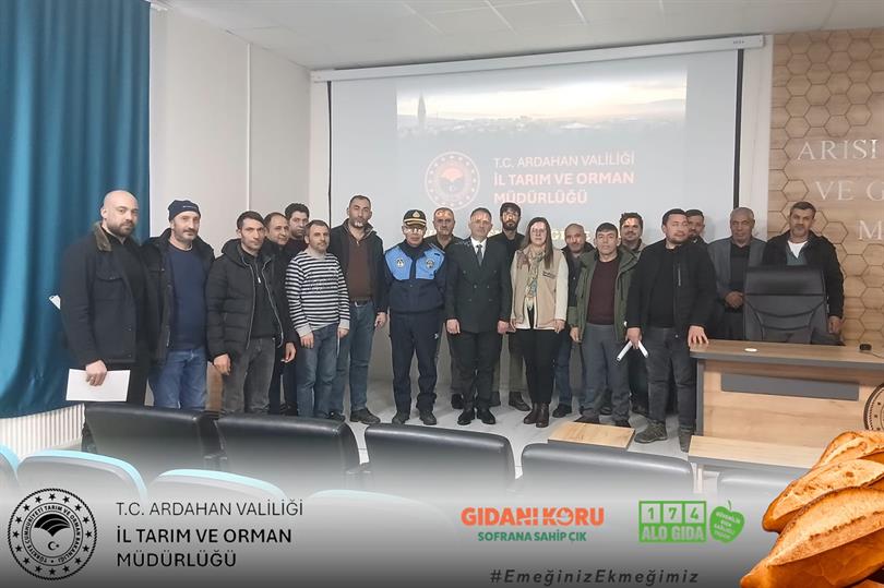 RAMAZAN AYI ÖNCESİ ARDAHAN İLİ FIRINCILARI GÜVENİLİR GIDA VE HİJYEN KONULU SEMİNERE TAM KATILIM SAĞLADI