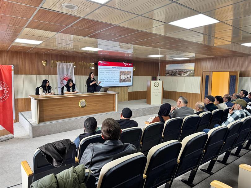 Köyümde Yaşamak İçin Bir Sebebim Var” Projesi kapsamında, koyun-keçi almaya hak kazanan üreticilerimiz başta olmak üzere ilimizde koyun-keçi yetiştiriciliğine yönelik eğitimler devam ediyor.