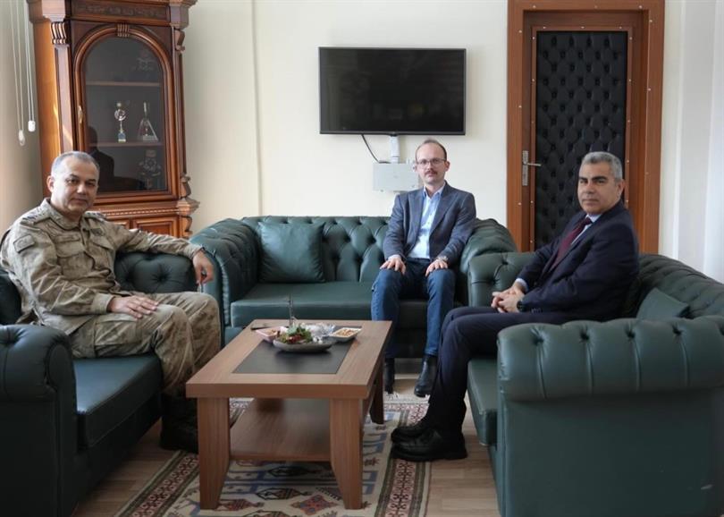 İl Jandarma Komutan Yardımcısı Albay Mustafa Özdemir, İl Müdürümüz Harun Akıllı’yı makamında ziyaret etti