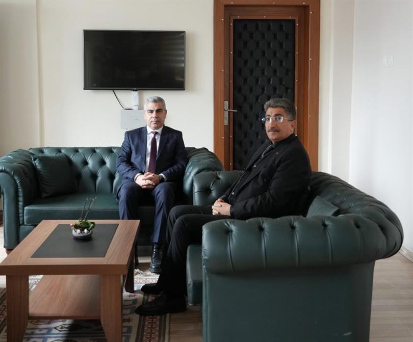 İl Kültür ve Turizm Müdürü Uğur Dede, İl Müdürümüz Harun Akıllı’yı makamında ziyaret etti.